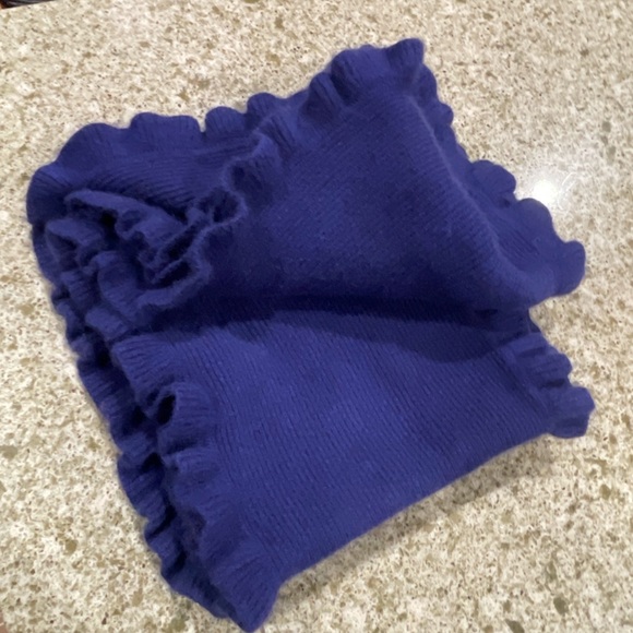 Pure Collection 100% Cashmere Ruffle Edge Scarf – Royal Blue 💙(B41)✨ - Picture 6 of 7
